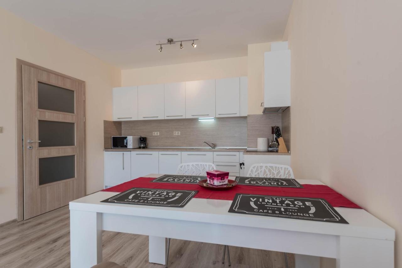 Blue Lagoon Seafront Apartments Varna Extérieur photo