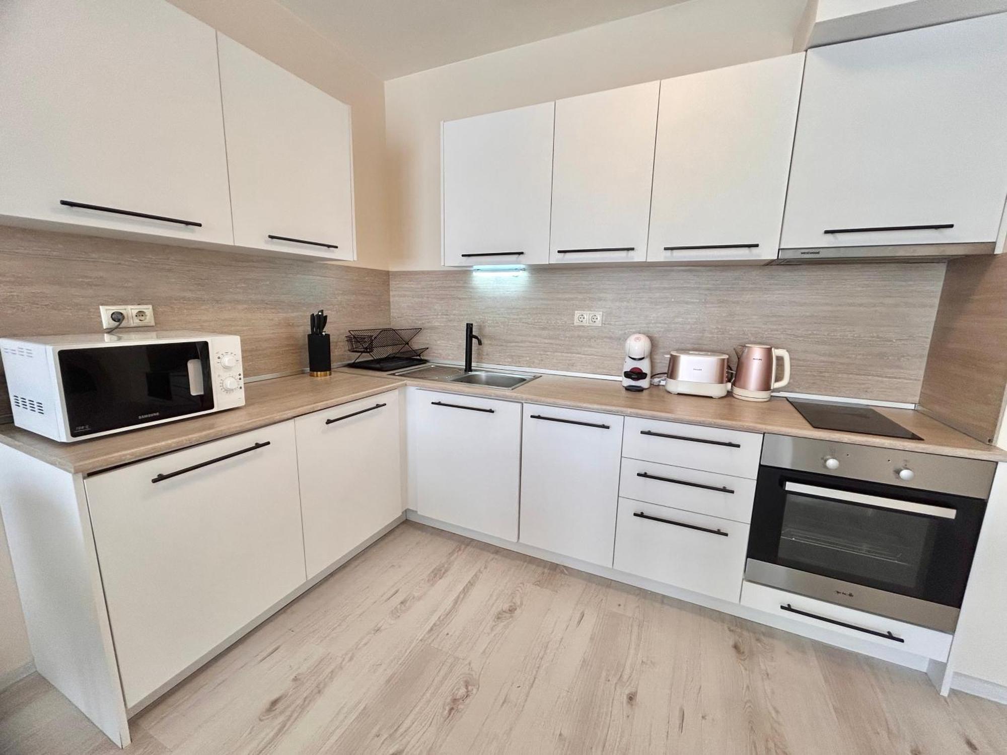 Blue Lagoon Seafront Apartments Varna Extérieur photo